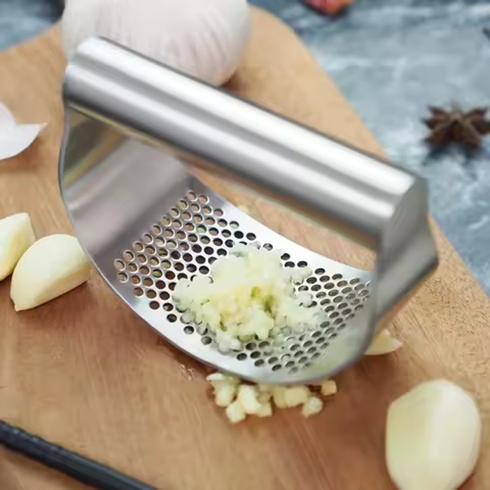 1PC 430 Stainless Steel Garlic Press, Ring-Style Garlic Masher, Multi-Functional Crusher for Home Use