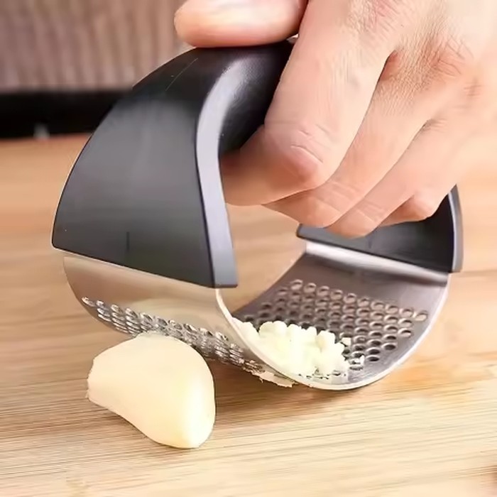 Durable Stainless Steel Manual Garlic Chopper Mincer Press Easy Clean Kitchen Gadget for Fresh Garlic Vegetables and Cooking