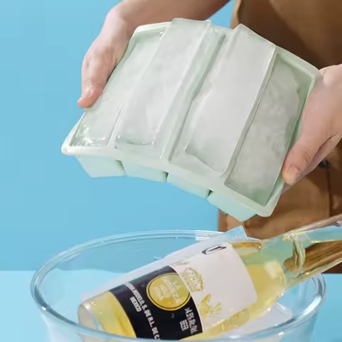 4 Compartment Rectangular Ice Tray with Lid Stackable Freezer Tray Food Grade Silicone Ice Cube Square Tray Mold Kitchen Tools
