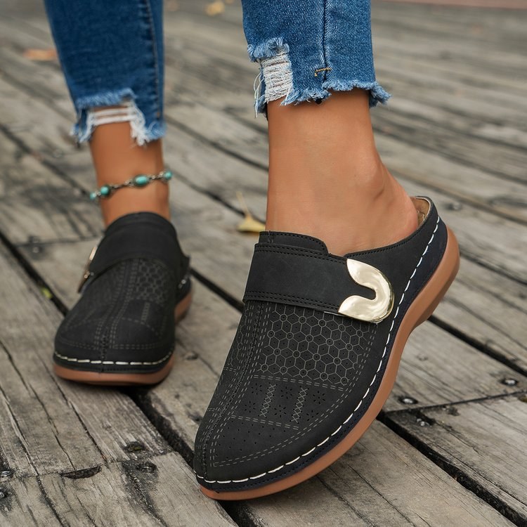 Closed-toe Buckle Slides — Black-41