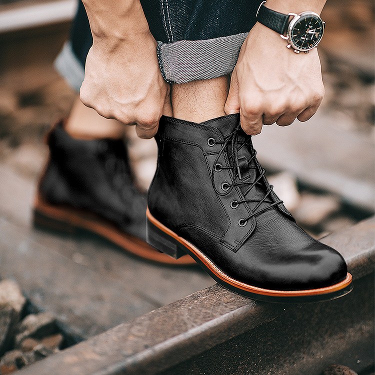 Work shoes & boots