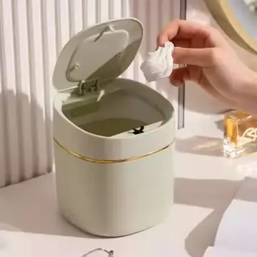 Mini Trash Cans with Lids Small Trash Cans Countertop Trash Cans Suitable for Bathrooms Offices Bedrooms Desks Plastic Dustbin
