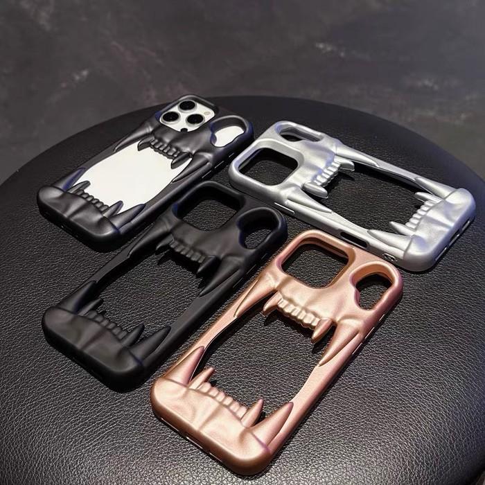 Creative Hollow Tiger Tooth Phone Case