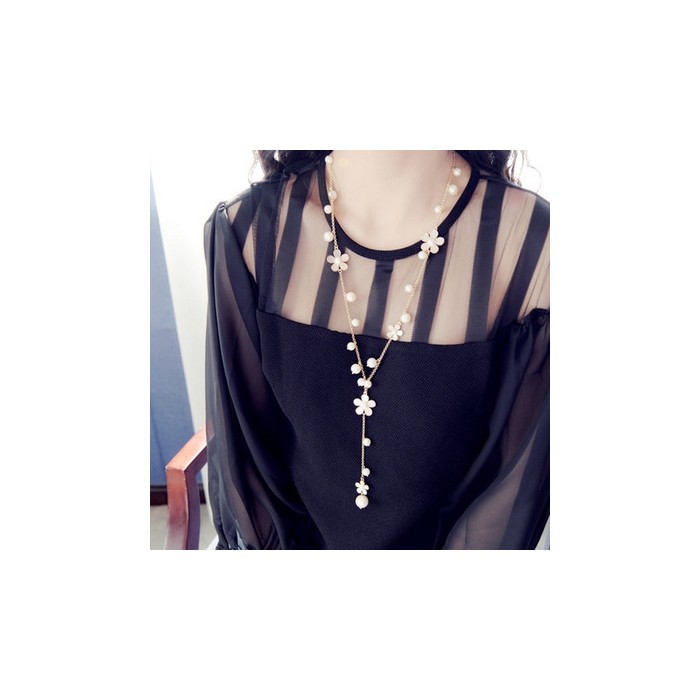 Flower Five Petal Pearl Sweater Chain