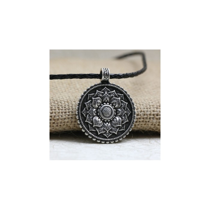 Pendentif Om en Argent Antique