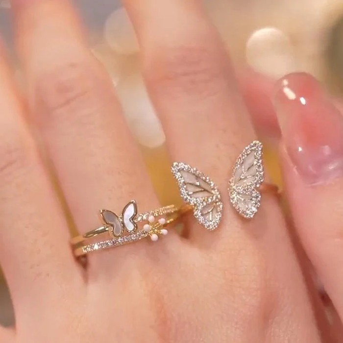 Seldom Designed White Mussel Butterfly Ring