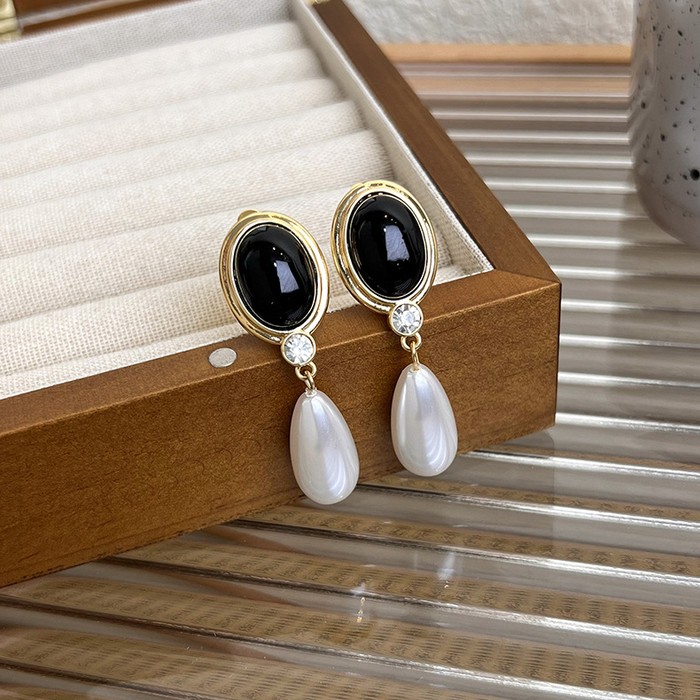 Women's Pearl Water Drop Ear Studs
