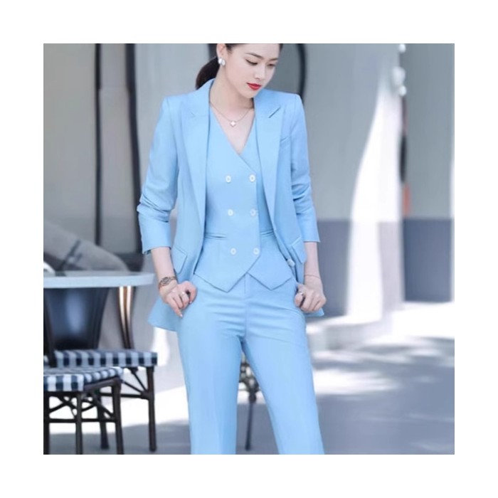 Women's Suit Commuter Drape Suit